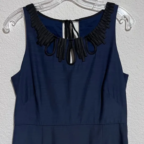 J. Crew Navy &amp; Black Cut Out Keyhole Scoop Neckline Linen Sheath Dress 6