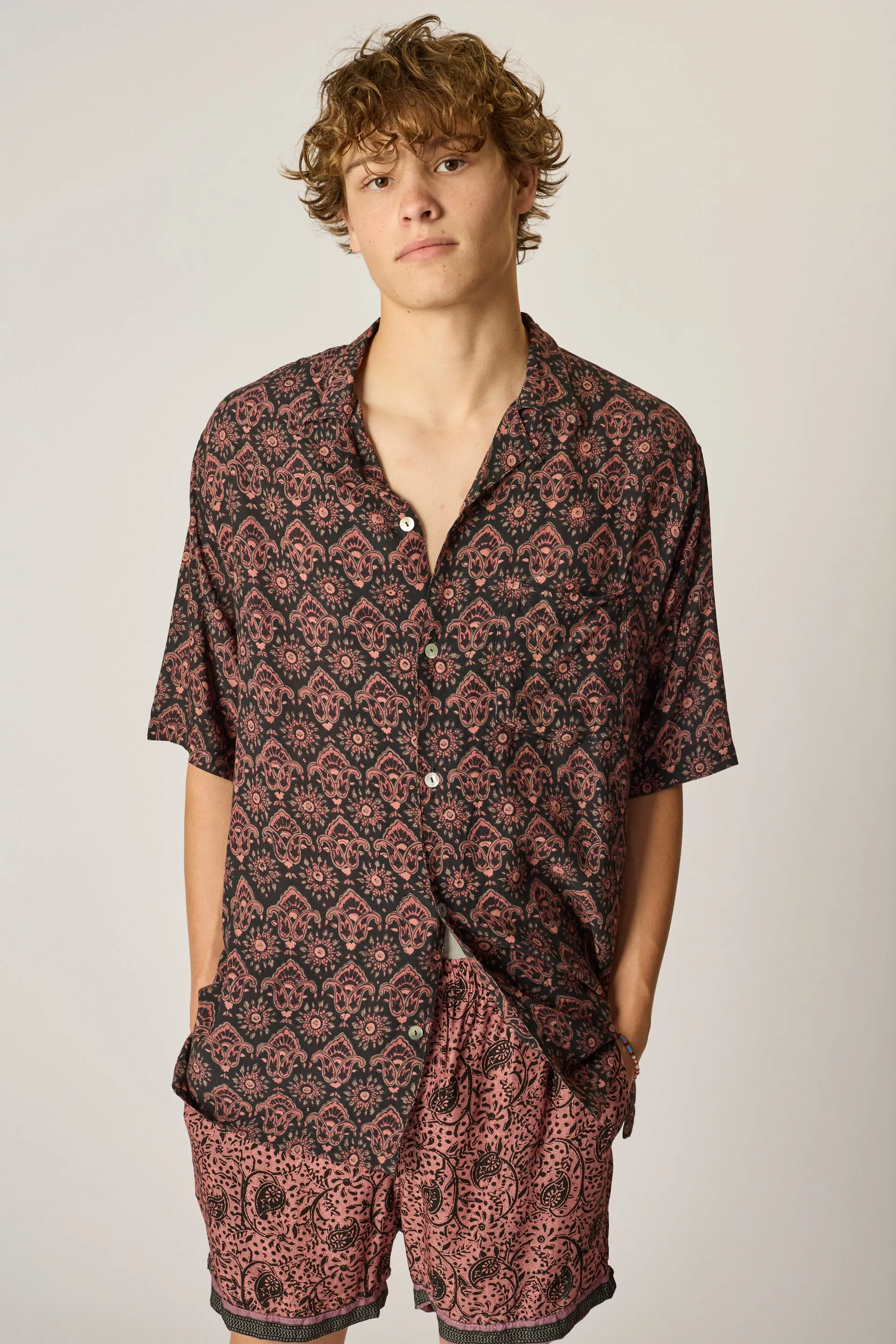 KEVIN SHIRT (UNISEX)