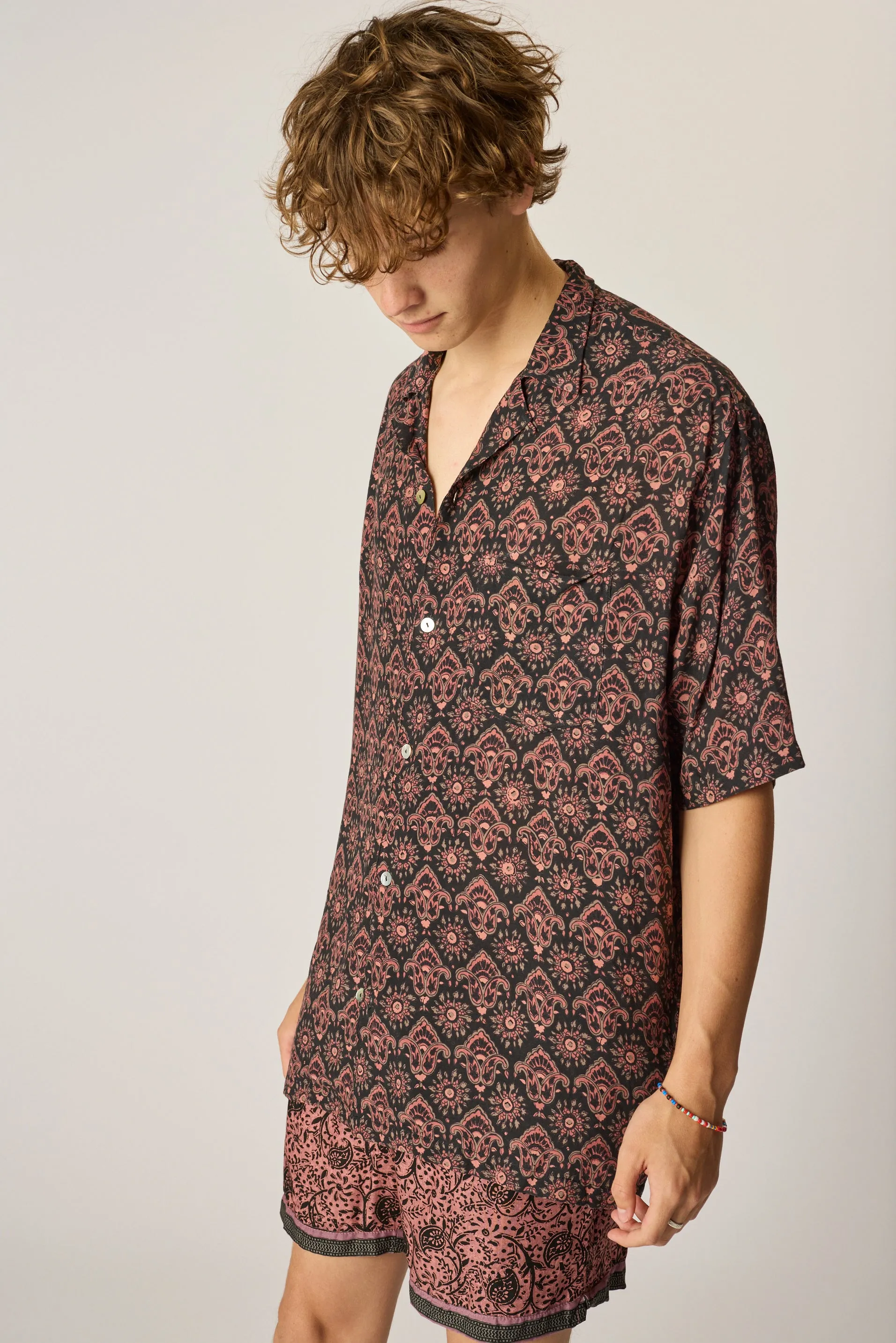 KEVIN SHIRT (UNISEX)