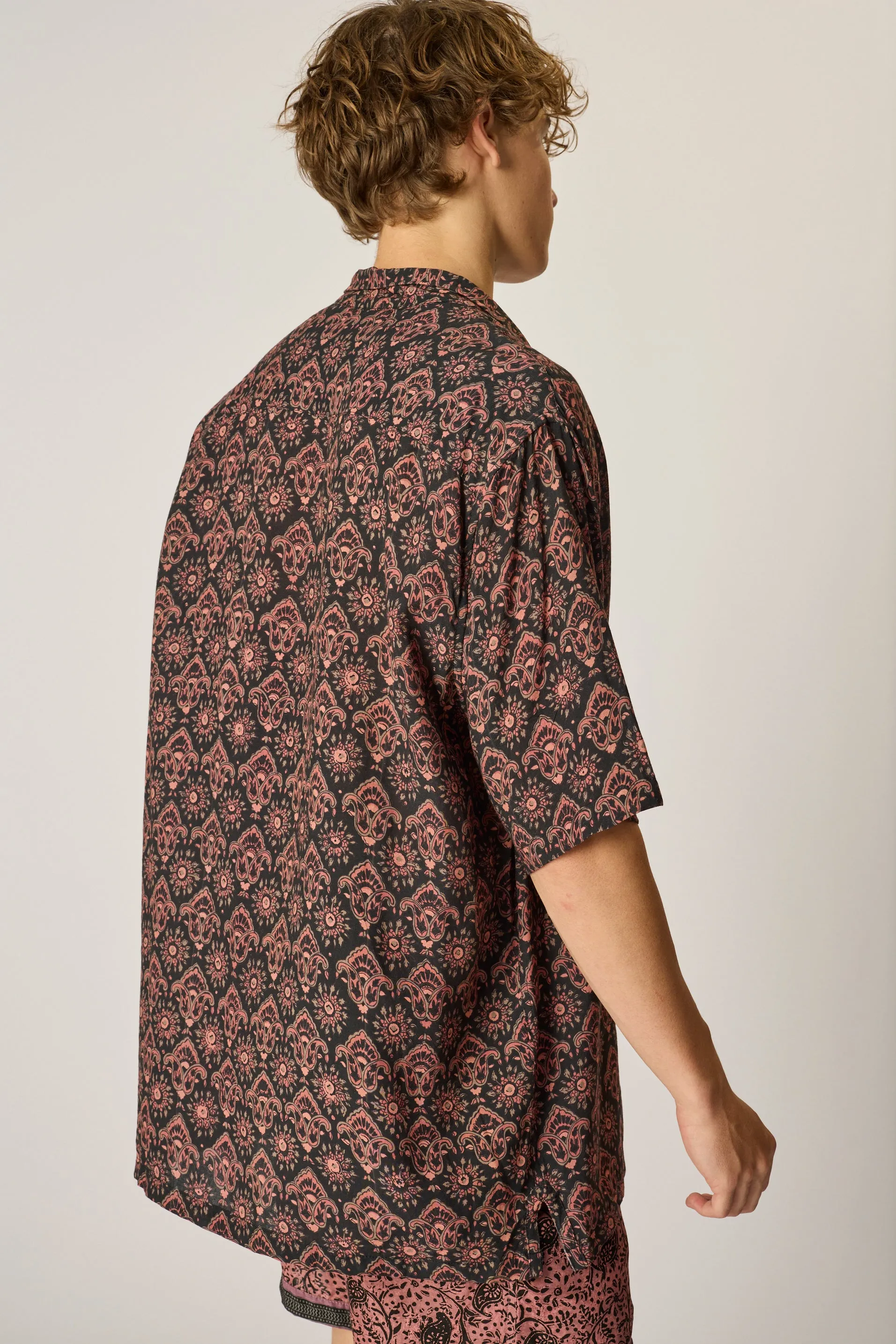 KEVIN SHIRT (UNISEX)