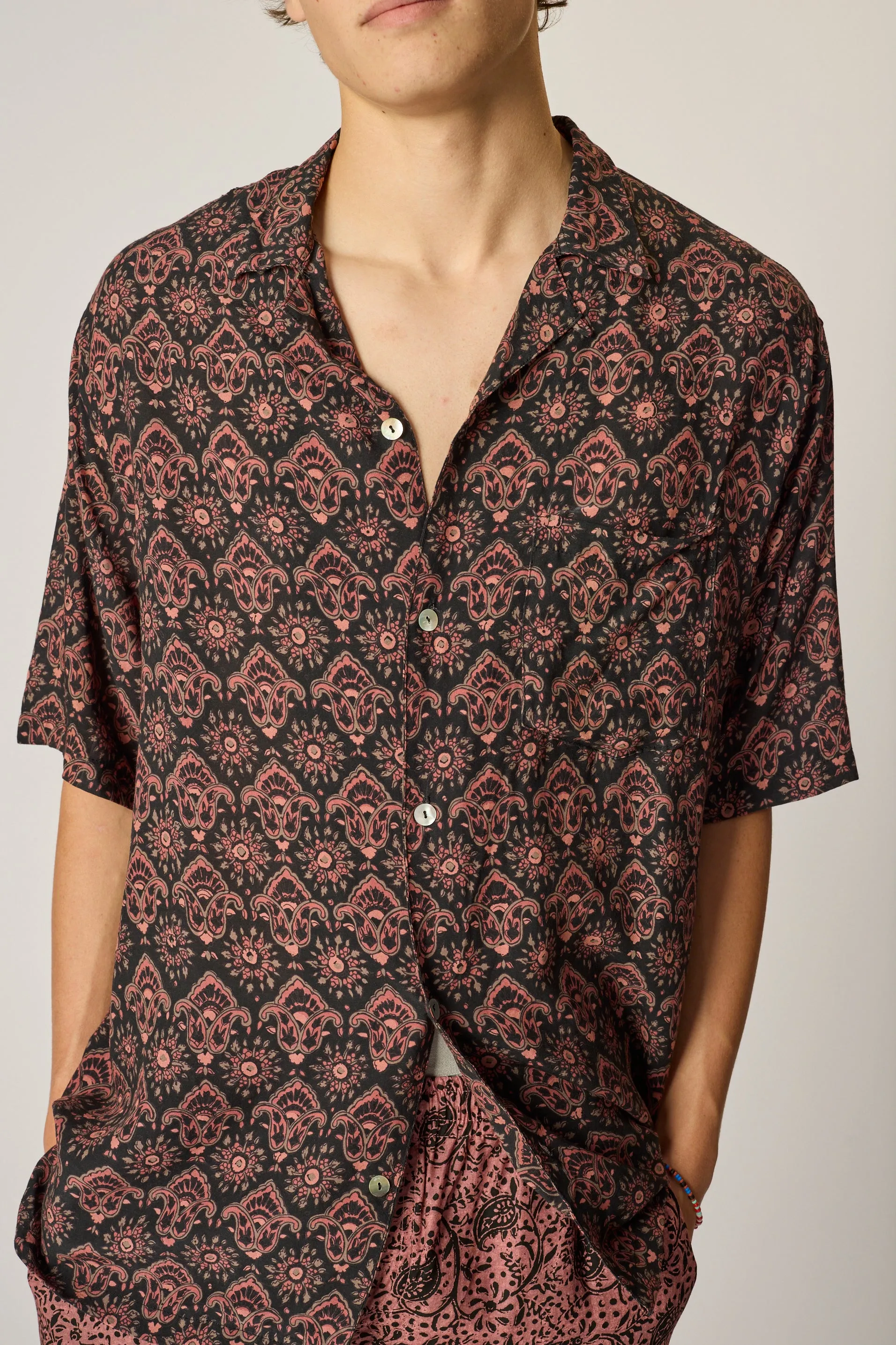 KEVIN SHIRT (UNISEX)