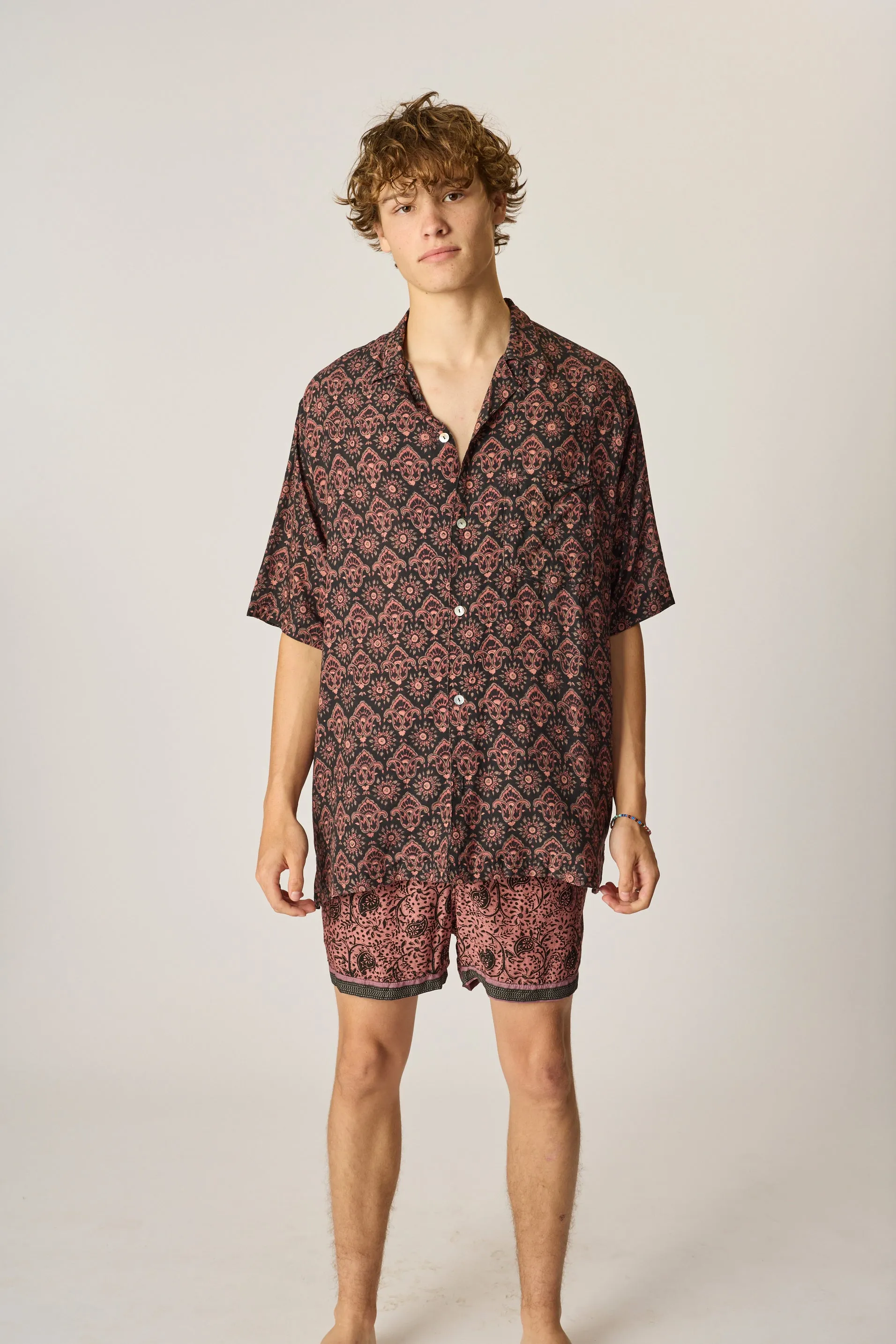 KEVIN SHIRT (UNISEX)