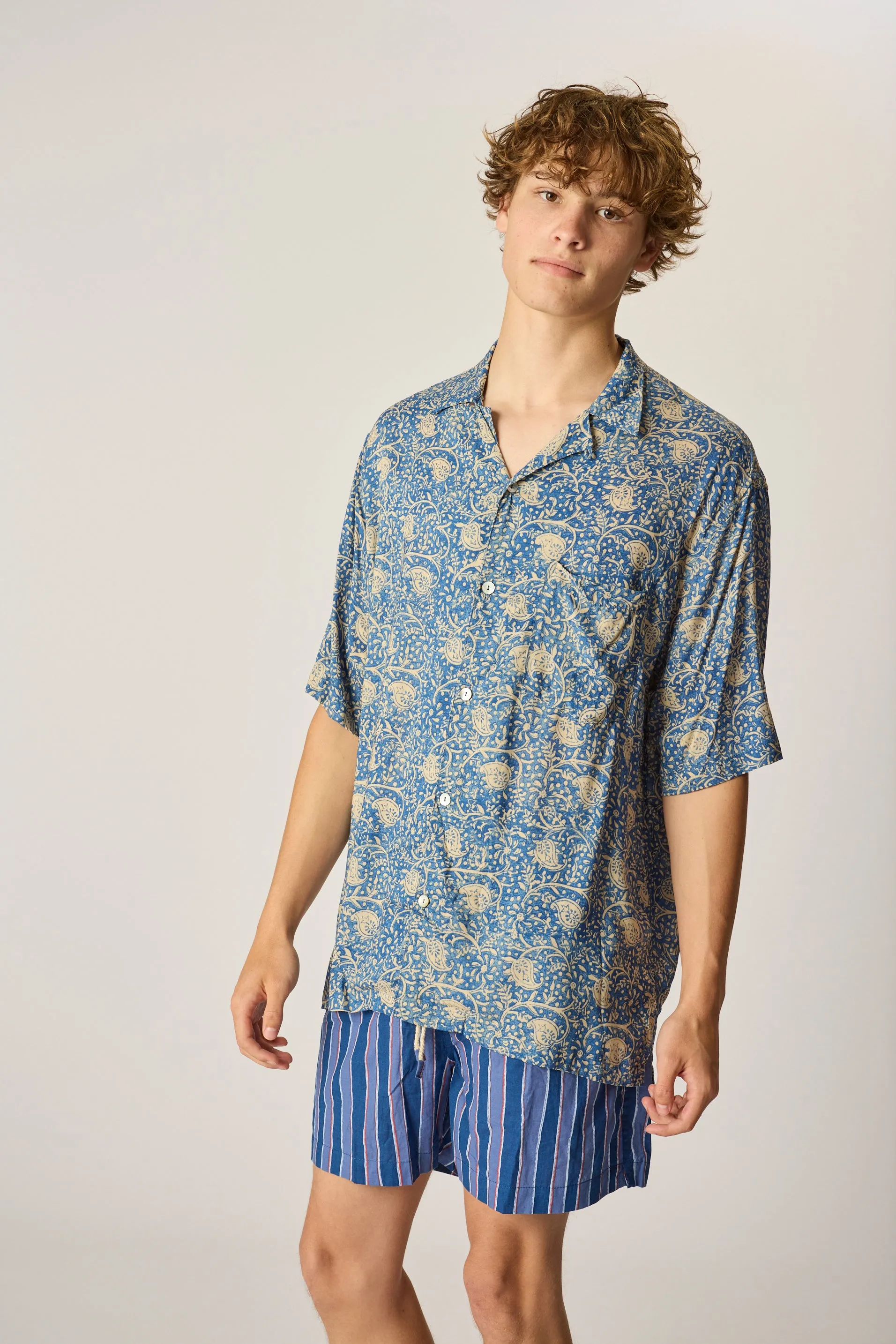 KEVIN SHIRT (UNISEX)