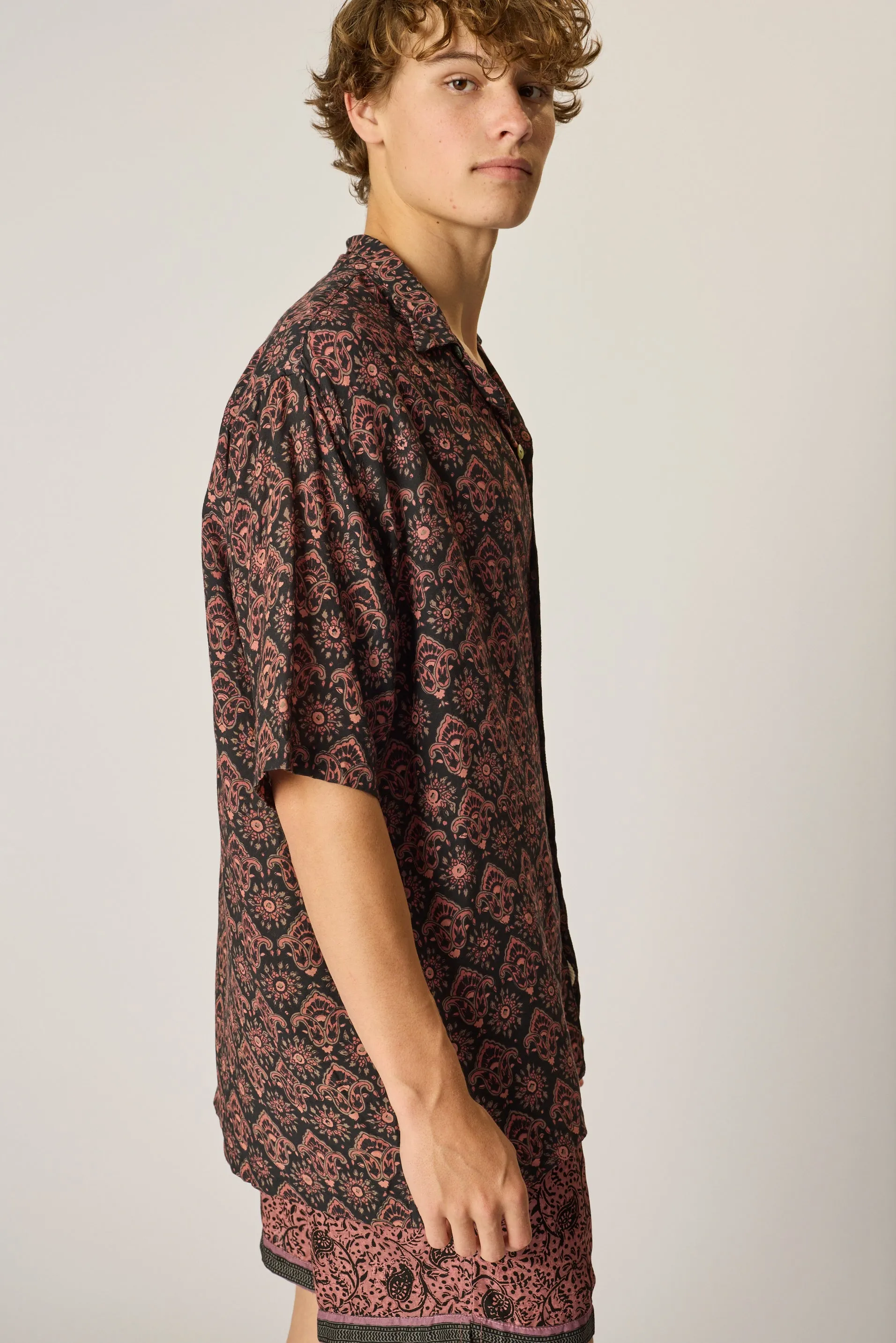 KEVIN SHIRT (UNISEX)