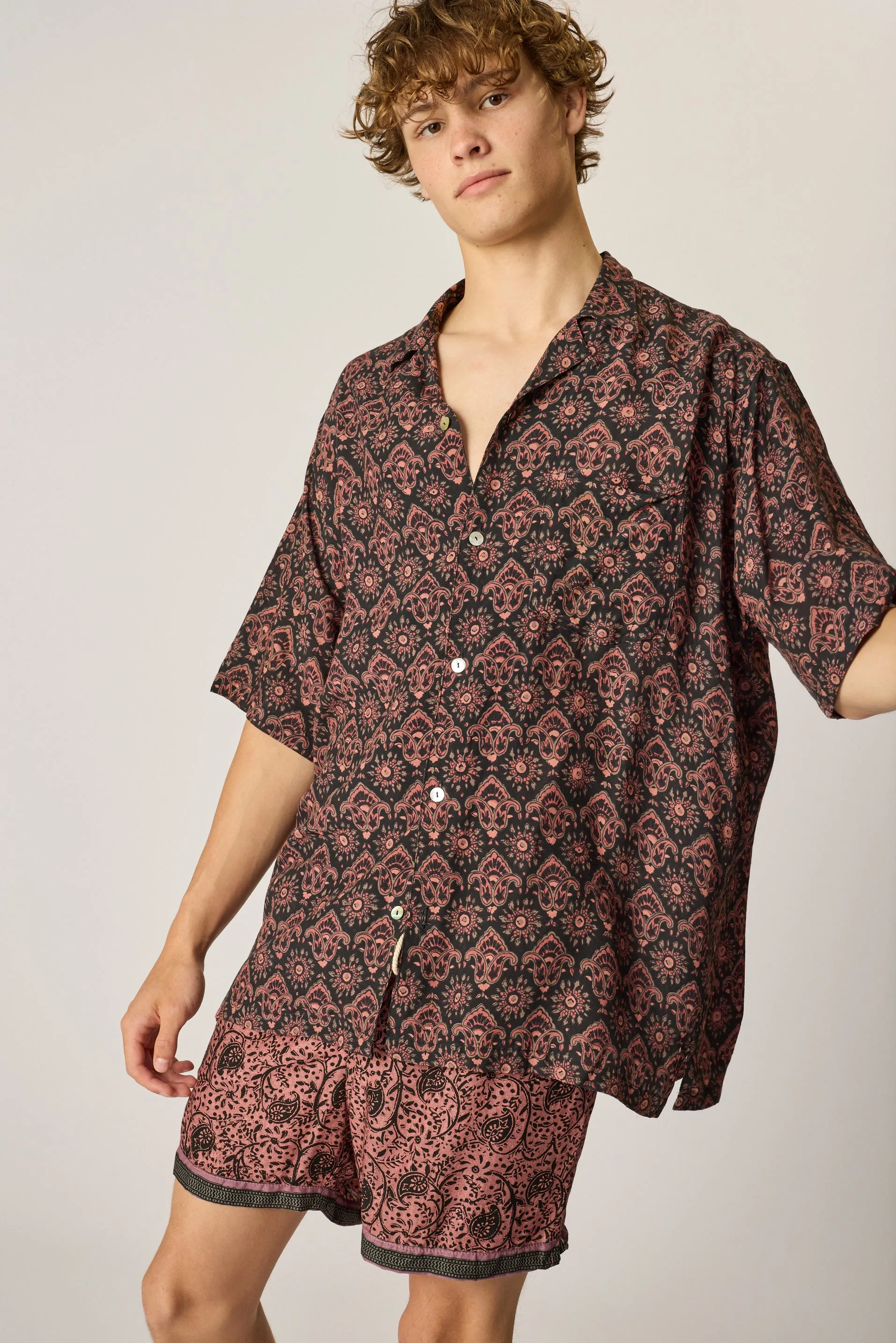 KEVIN SHIRT (UNISEX)
