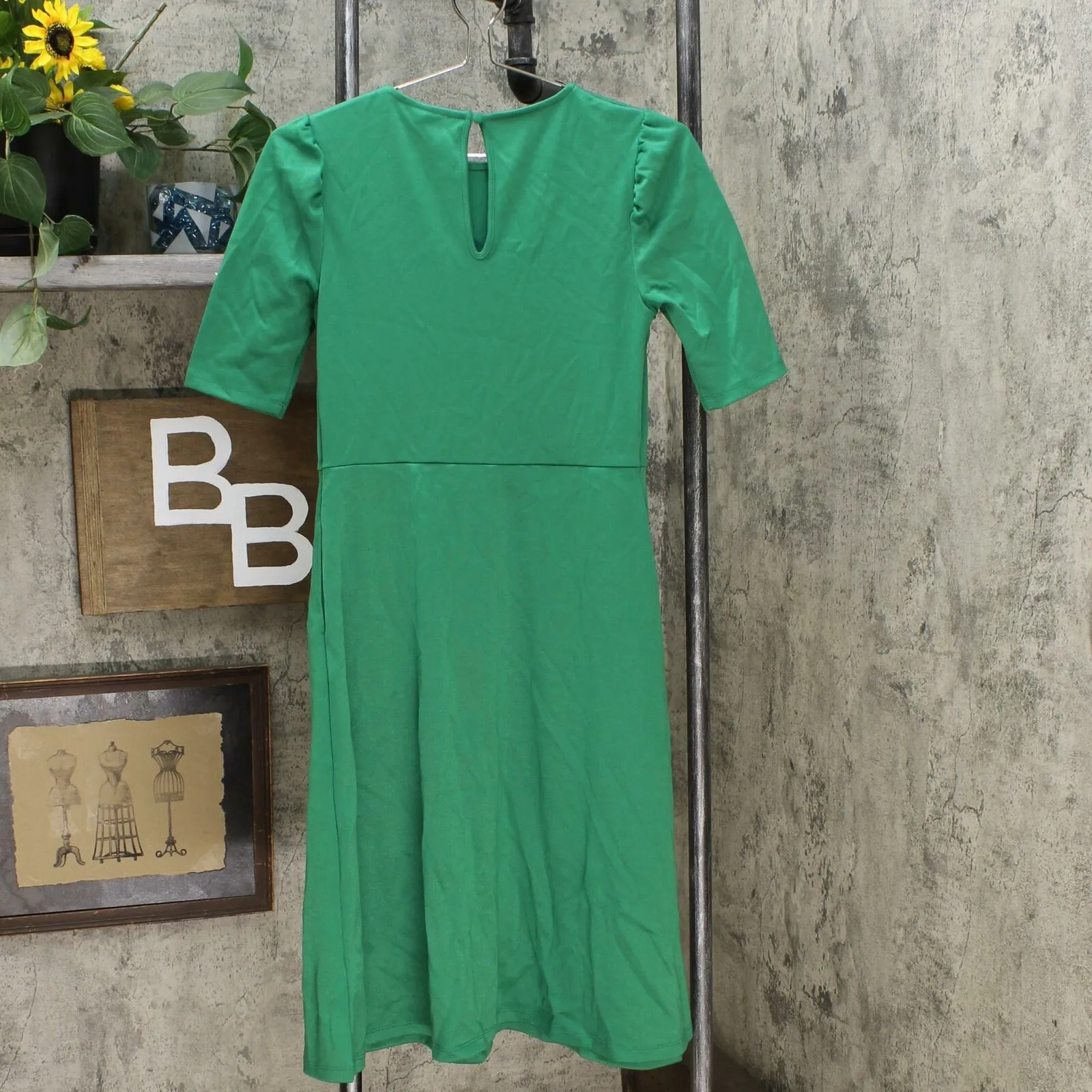 Who What Wear Women's Short Sleeve Round Neck Seamed Midi Dress