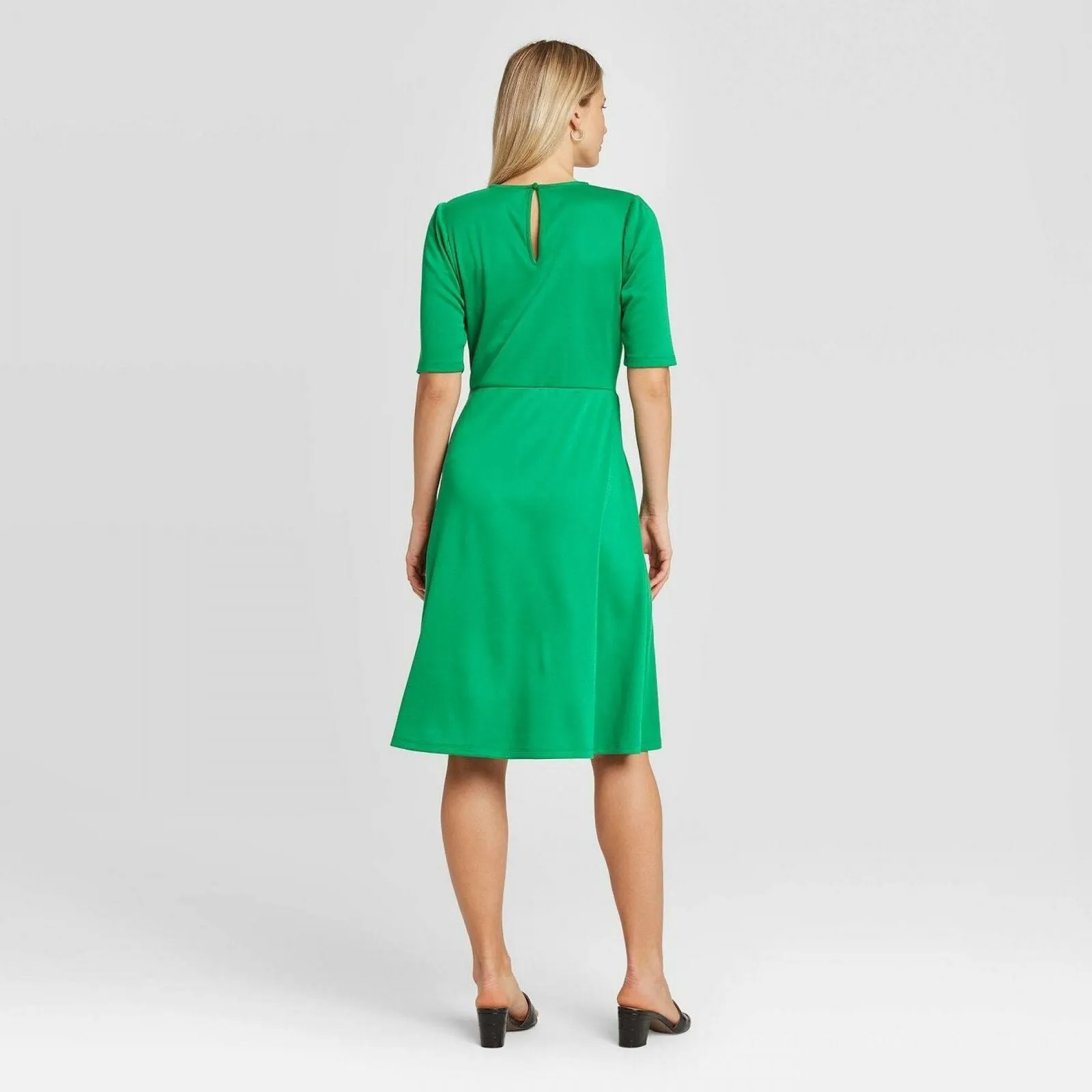 Who What Wear Women's Short Sleeve Round Neck Seamed Midi Dress